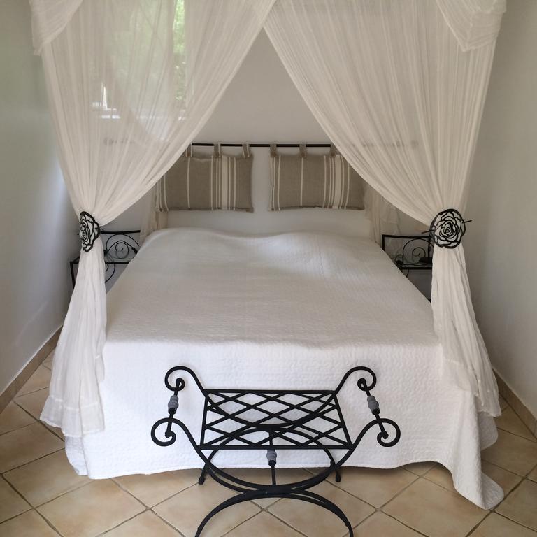 le pigeonnier chambre d'hôtes la Provenç'âne Salernes Extérieur photo