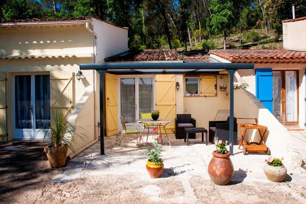 le pigeonnier chambre d'hôtes la Provenç'âne Salernes Extérieur photo